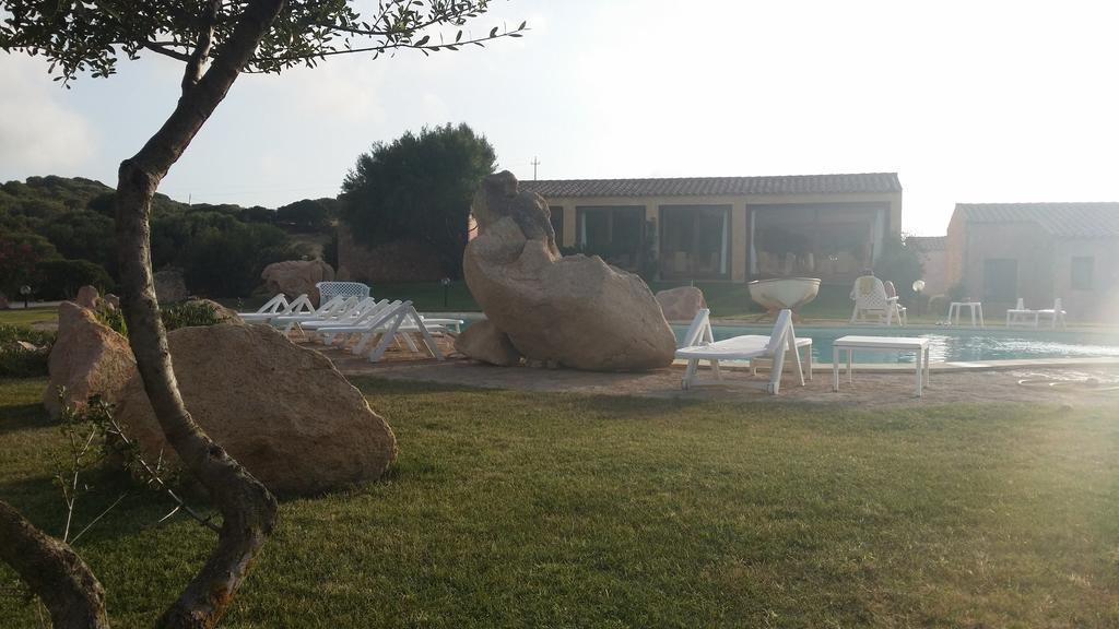 Hotel Ristorante La Tana Di Li Mazzoni Trinità dʼAgultu Екстериор снимка